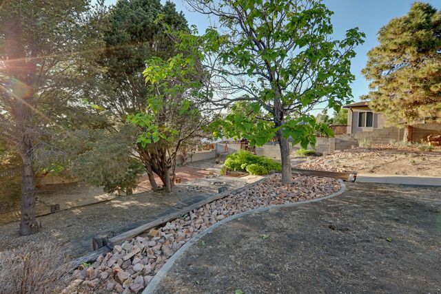 637 Monte Alto Drive NE, Albuquerque, NM 87123
