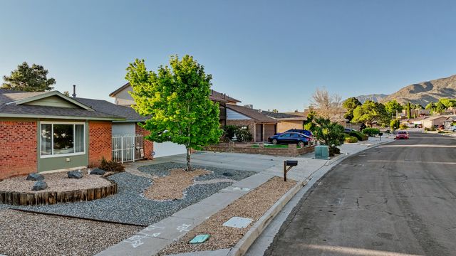 637 Monte Alto Drive NE, Albuquerque, NM 87123