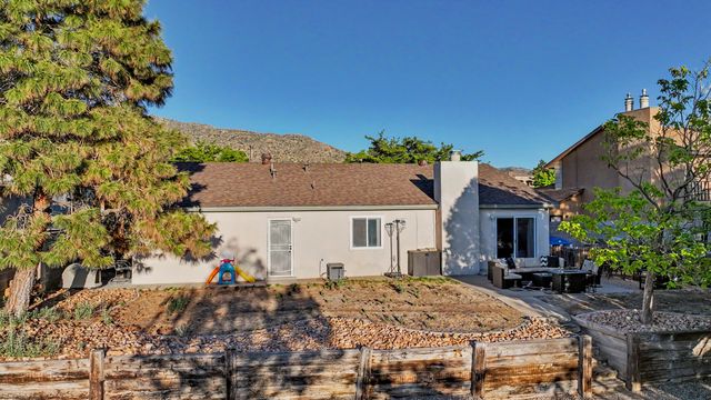637 Monte Alto Drive NE, Albuquerque, NM 87123