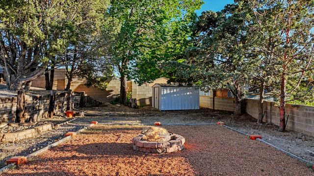 637 Monte Alto Drive NE, Albuquerque, NM 87123