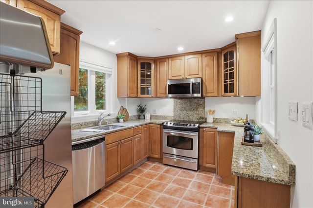 1812 OLNEY RD, Falls Church, VA 22043