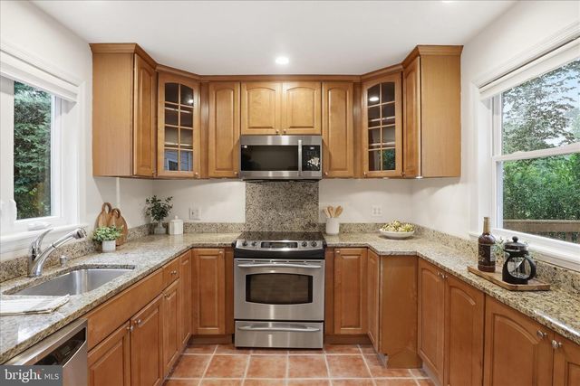 1812 OLNEY RD, Falls Church, VA 22043
