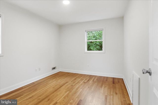 1812 OLNEY RD, Falls Church, VA 22043