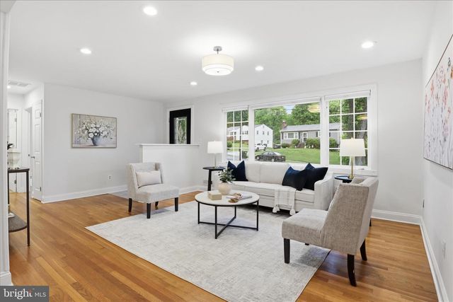 1812 OLNEY RD, Falls Church, VA 22043