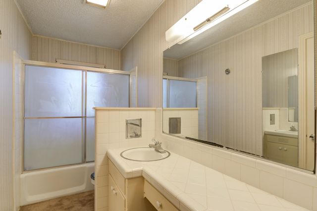 111 E 13th Street, Littlefield, TX 79339