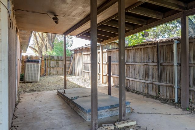 111 E 13th Street, Littlefield, TX 79339