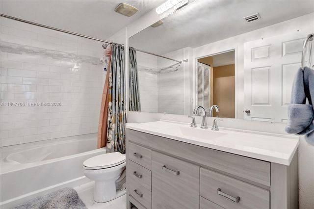 2421 NE 65th Street 202, Fort Lauderdale, FL 33308