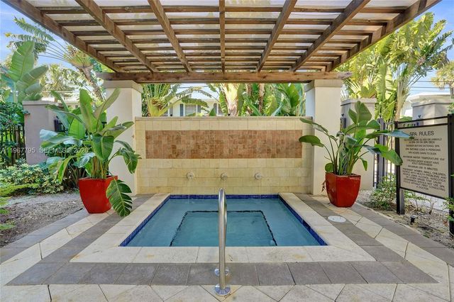 2421 NE 65th Street 202, Fort Lauderdale, FL 33308