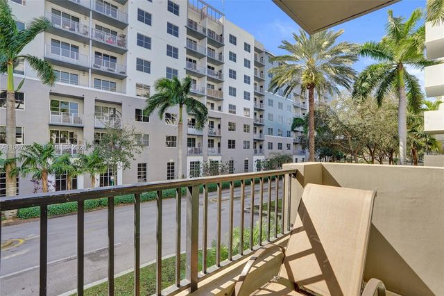 2421 NE 65th Street 202, Fort Lauderdale, FL 33308