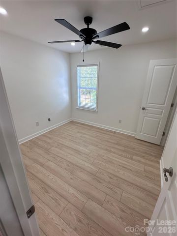 732 Inwood Hill Drive, Gastonia, NC 28056
