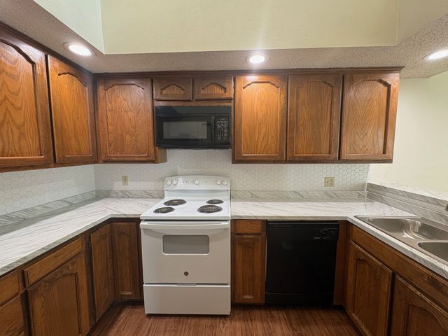 5930 Timbercrest Drive, Arlington, TX 76017