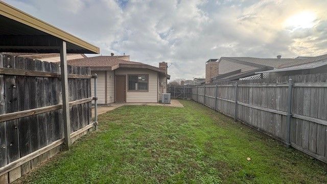 5930 Timbercrest Drive, Arlington, TX 76017