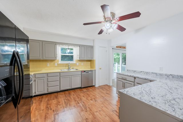 1812 E RIVIERA DR, Columbia, MO 65202