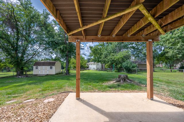 1812 E RIVIERA DR, Columbia, MO 65202