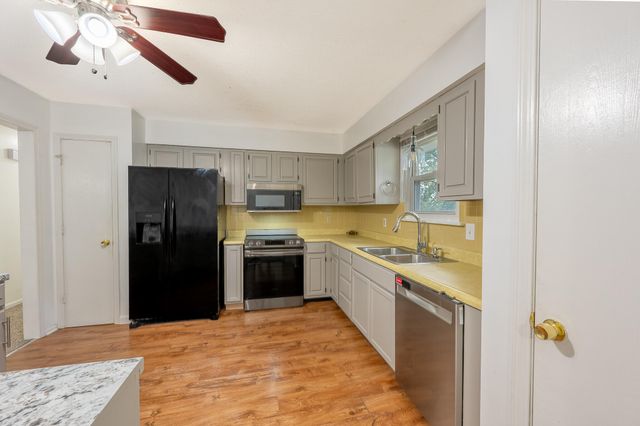 1812 E RIVIERA DR, Columbia, MO 65202