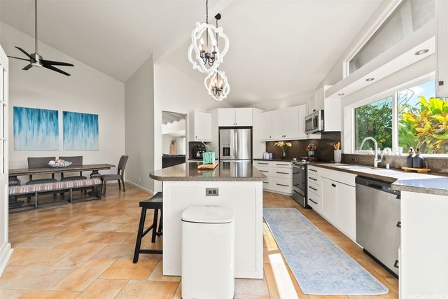 1255 Mokuhano Street, Honolulu, HI 96825