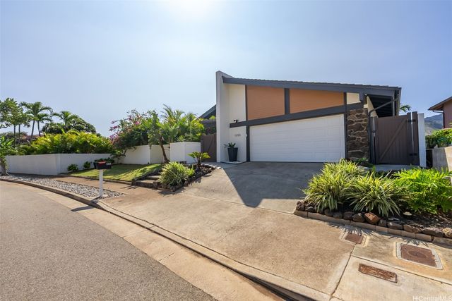 1255 Mokuhano Street, Honolulu, HI 96825