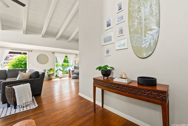 1255 Mokuhano Street, Honolulu, HI 96825