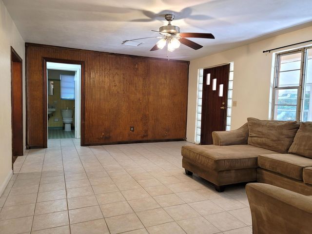 4362 W Midway Road, Fort Pierce, FL 34981