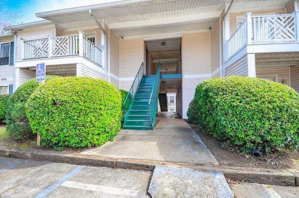 3595 Woodbriar Circle 1D, Tucker, GA 30084