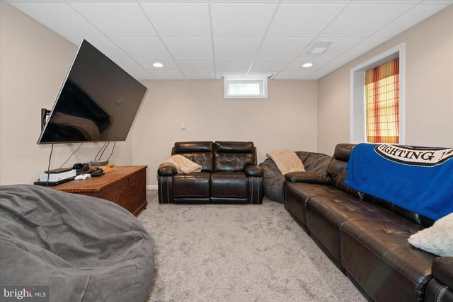317 DETJEN DR, Hockessin, DE 19707