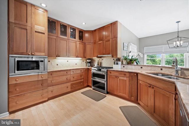 317 DETJEN DR, Hockessin, DE 19707