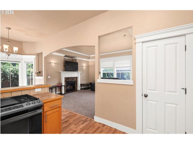 882 JACKIES Ln, Eugene, OR 97404