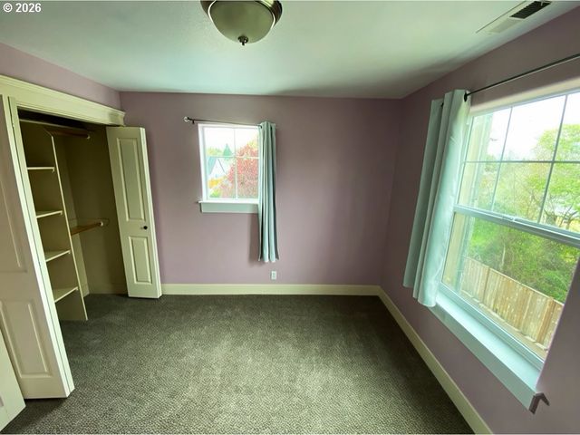 882 JACKIES Ln, Eugene, OR 97404