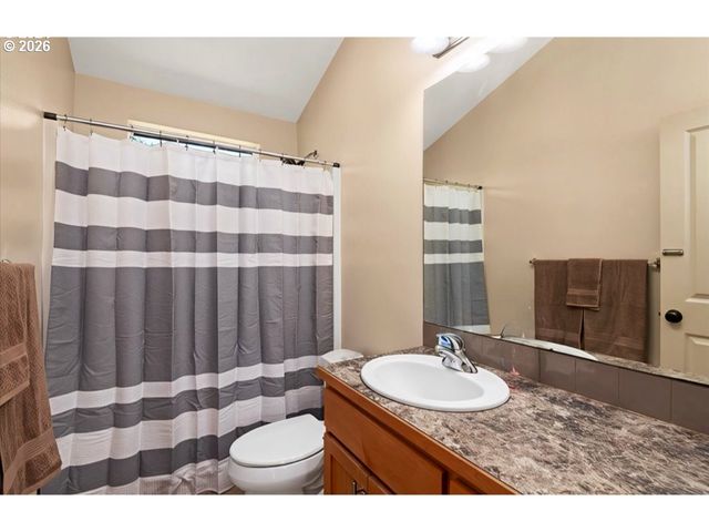 882 JACKIES Ln, Eugene, OR 97404