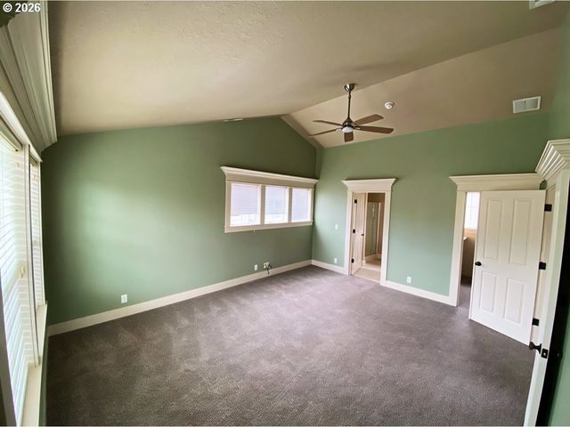 882 JACKIES Ln, Eugene, OR 97404