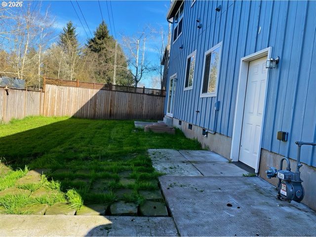 882 JACKIES Ln, Eugene, OR 97404