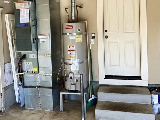 882 JACKIES Ln, Eugene, OR 97404