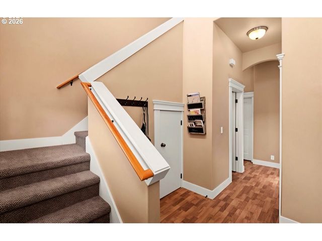 882 JACKIES Ln, Eugene, OR 97404