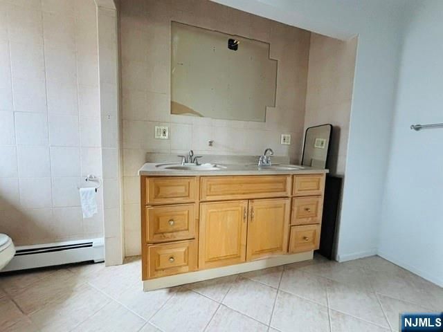 1385 15th Street 2nd FL, Fort Lee, NJ 07024