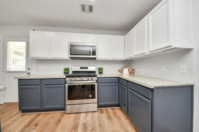 15922 Arapaho Bend Lane, Cypress, TX 77429