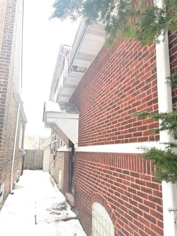 8352 S Phillips Avenue, Chicago, IL 60617