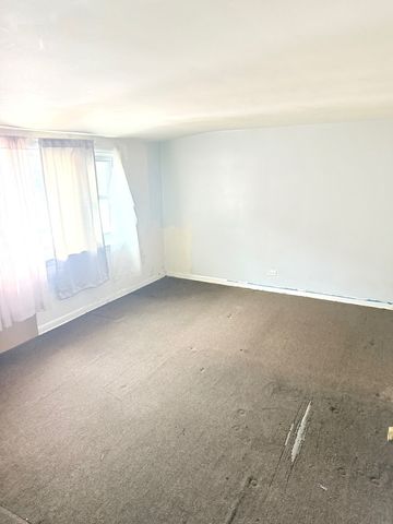 8352 S Phillips Avenue, Chicago, IL 60617