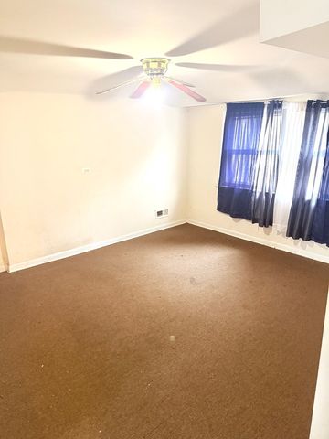 8352 S Phillips Avenue, Chicago, IL 60617