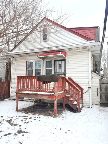 8352 S Phillips Avenue, Chicago, IL 60617