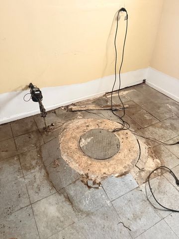 8352 S Phillips Avenue, Chicago, IL 60617