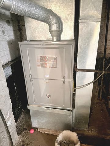 8352 S Phillips Avenue, Chicago, IL 60617