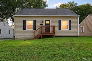 809 Water Street, St Charles, MO 63301