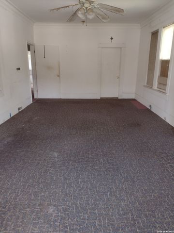 914 E GRAYSON ST, San Antonio, TX 78208