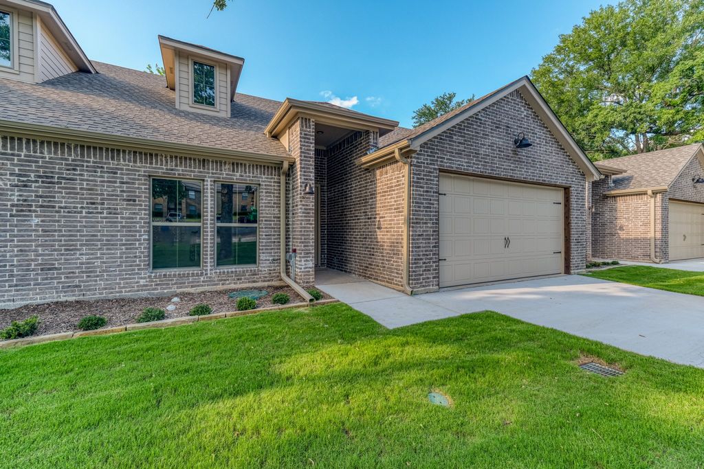 506,508,510 W West Oak Street, Weatherford, TX 76086