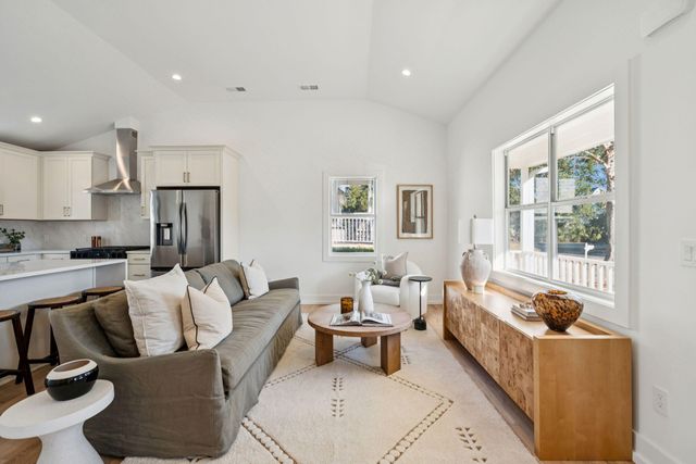 679 Kent Street, Mount Pleasant, SC 29464