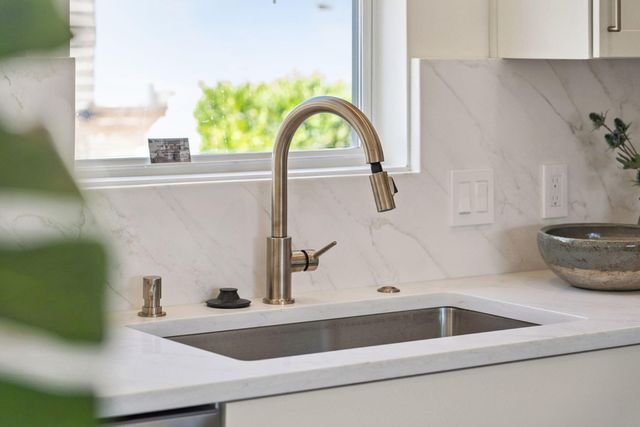 679 Kent Street, Mount Pleasant, SC 29464