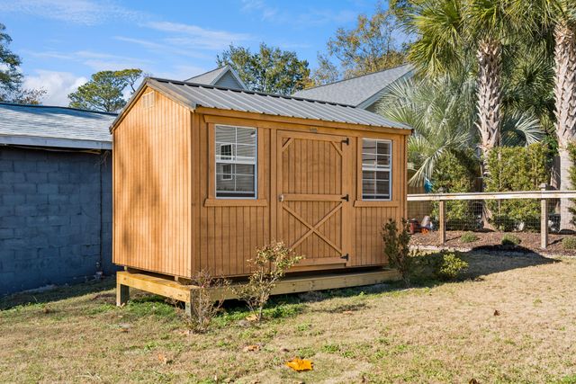 679 Kent Street, Mount Pleasant, SC 29464