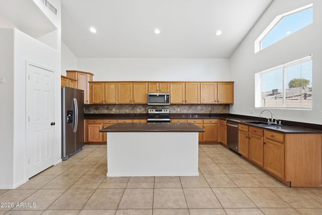 12801 W LISBON Lane, El Mirage, AZ 85335