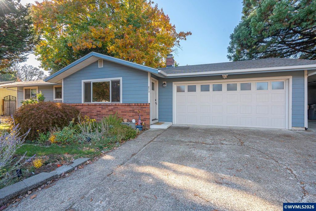 Image 1 of property listing at 873 SW Marian Ct, Dallas, OR 97338