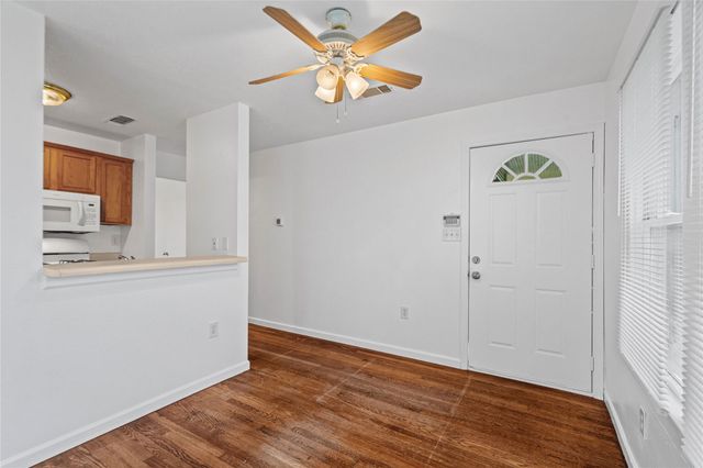 1307 Concho ST A, Austin, TX 78702